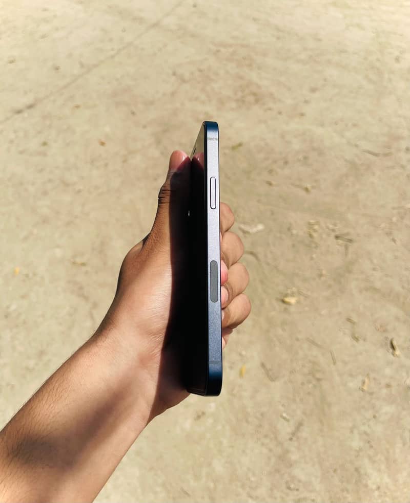 Apple iPhone 12 2