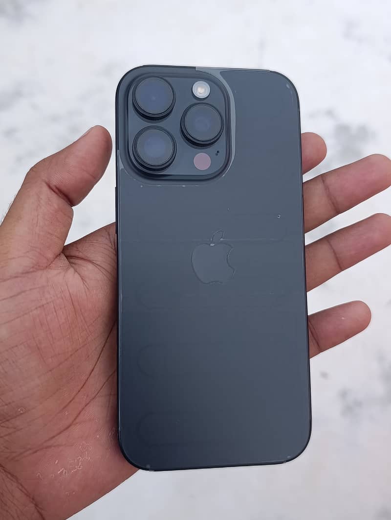 iPhone 16 Pro 3