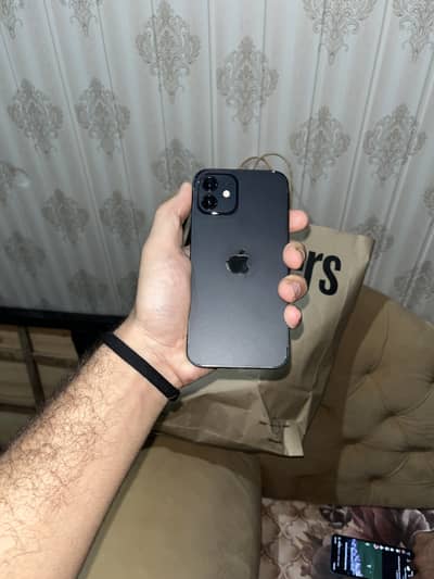 Apple iPhone 12