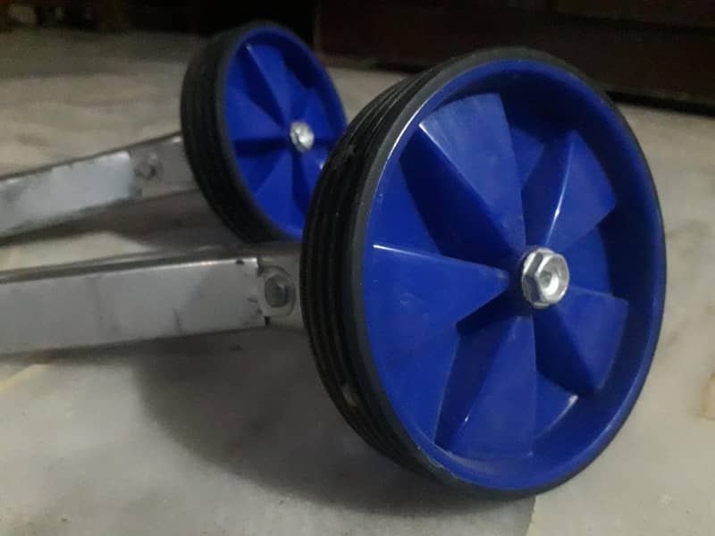 bycycle side wheels 2