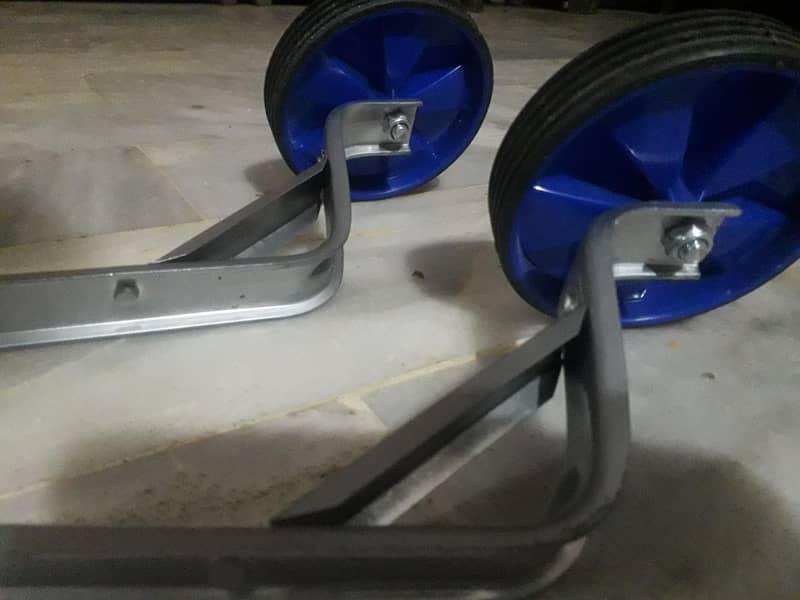 bycycle side wheels 3