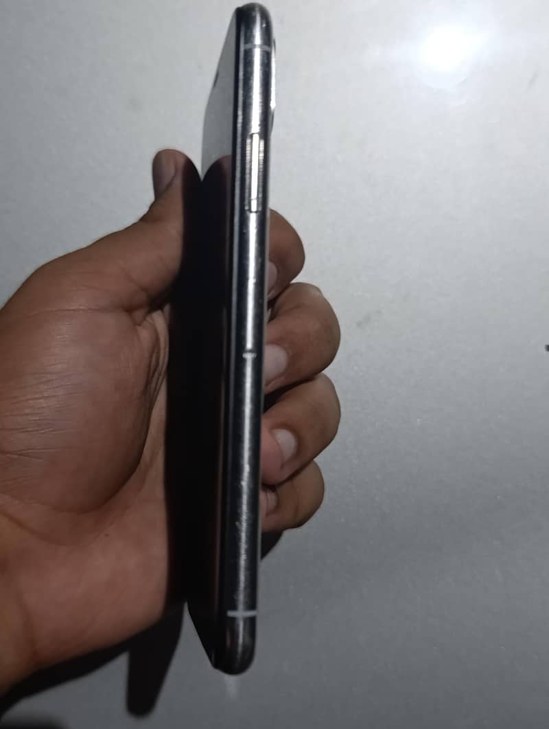 Apple iPhone X 3