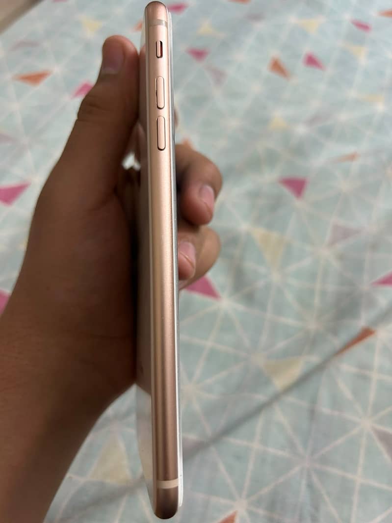 Apple iPhone 8 Plus 2