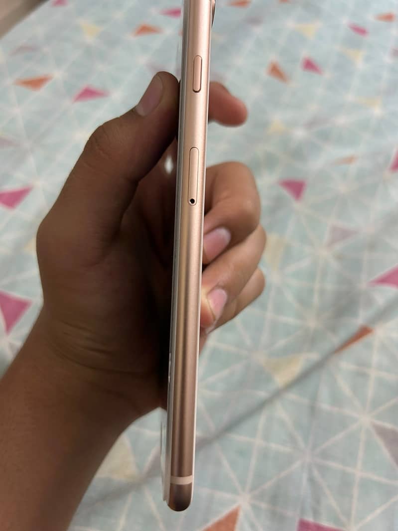 Apple iPhone 8 Plus 9