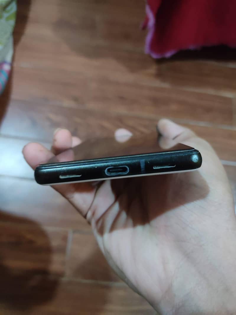 Google Pixel 6a Read ad 3