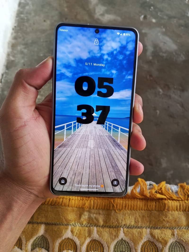 Sharp Aquos r7 2
