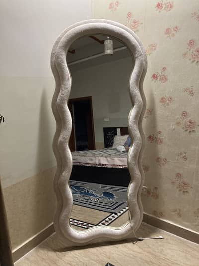 Long looking miror