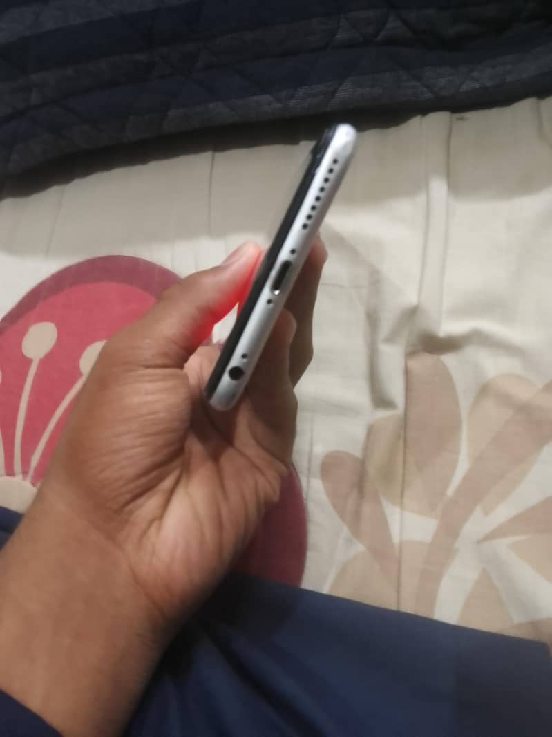 Apple iPhone 6 Plus 5