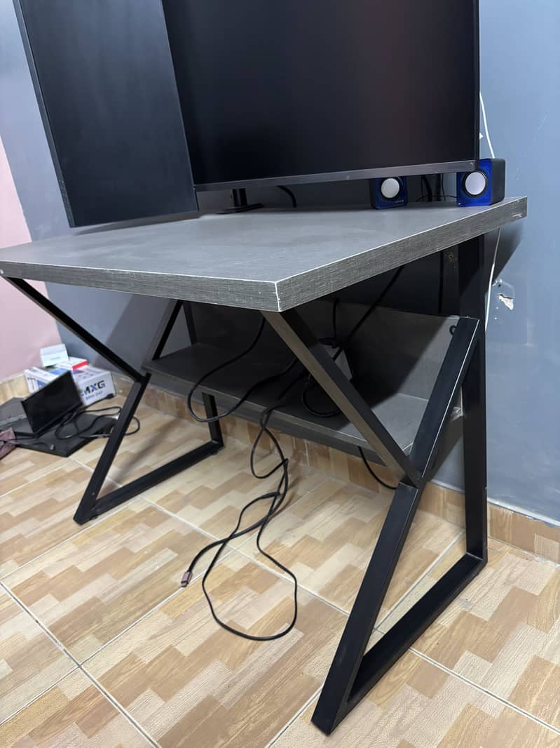 Multi purpose desk/table 2
