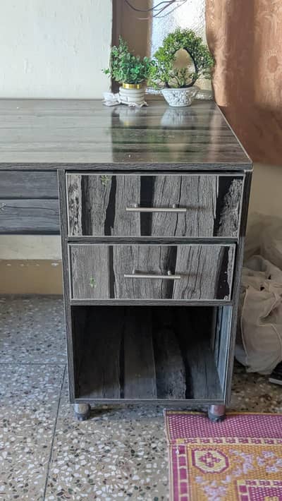 luxury office table