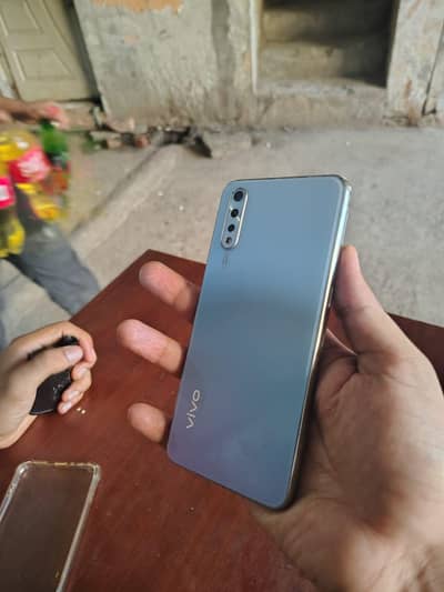 Vivo S1