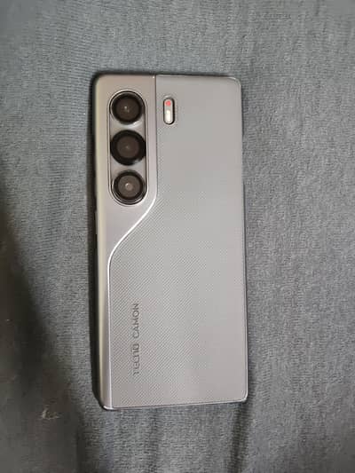 Tecno CAMON 40 Pro