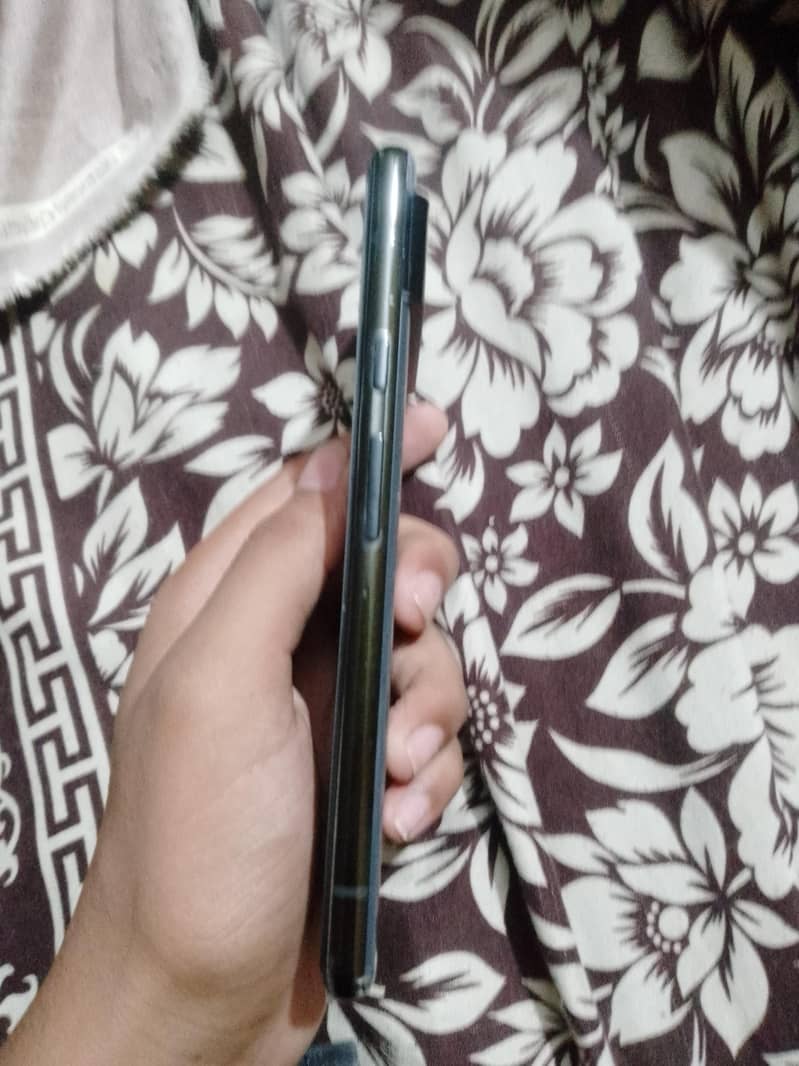Google Pixel 6 4