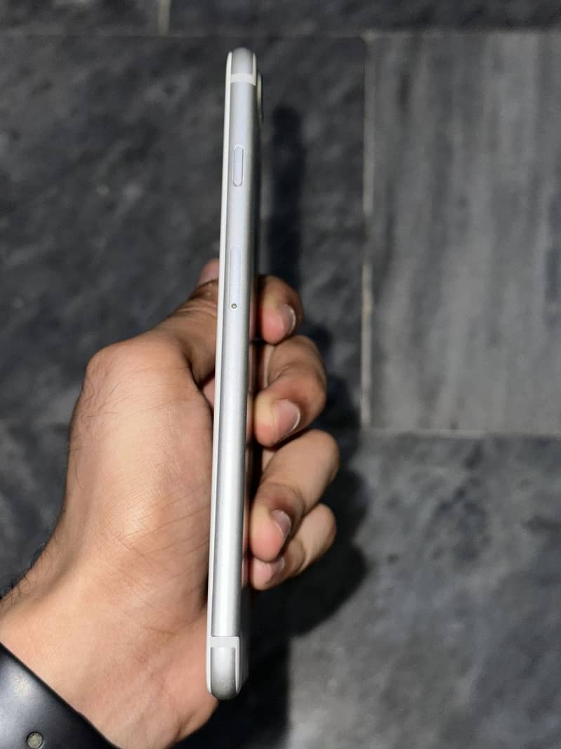 Apple iPhone 7 Plus 2