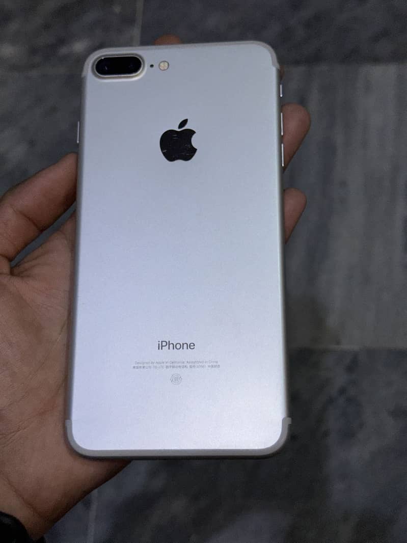 Apple iPhone 7 Plus 3