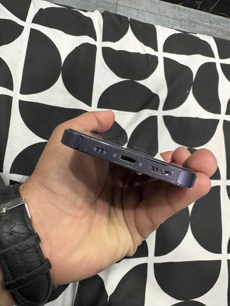 Apple iPhone 14 Pro 2