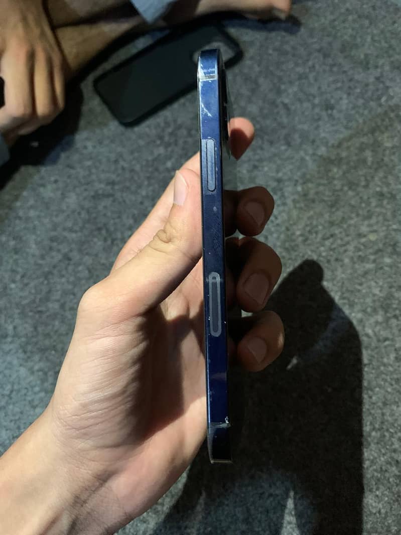 Apple iPhone 12 5