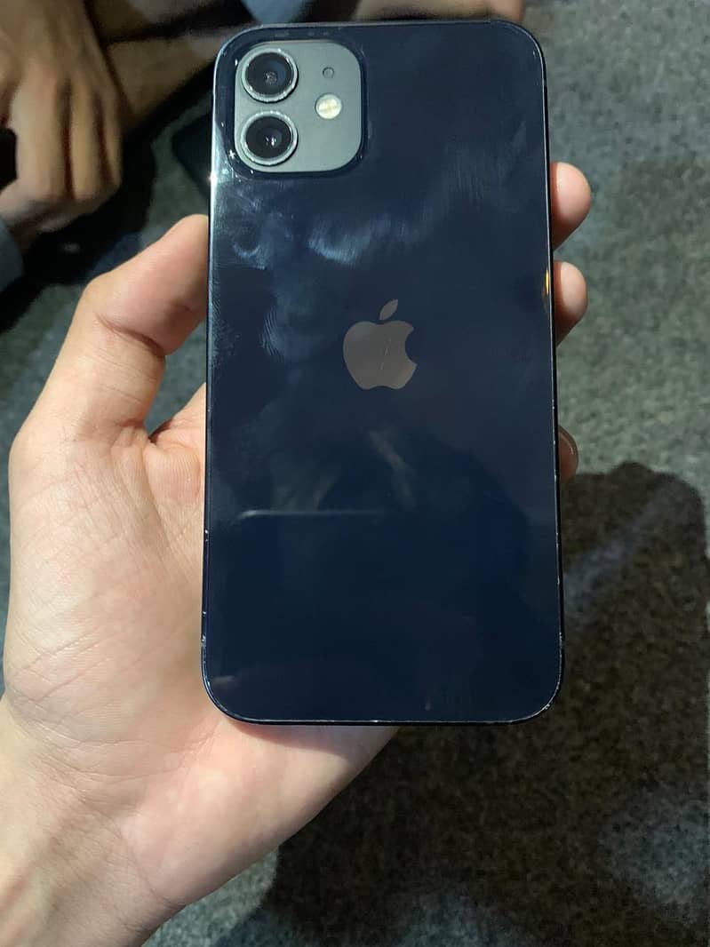 Apple iPhone 12 6
