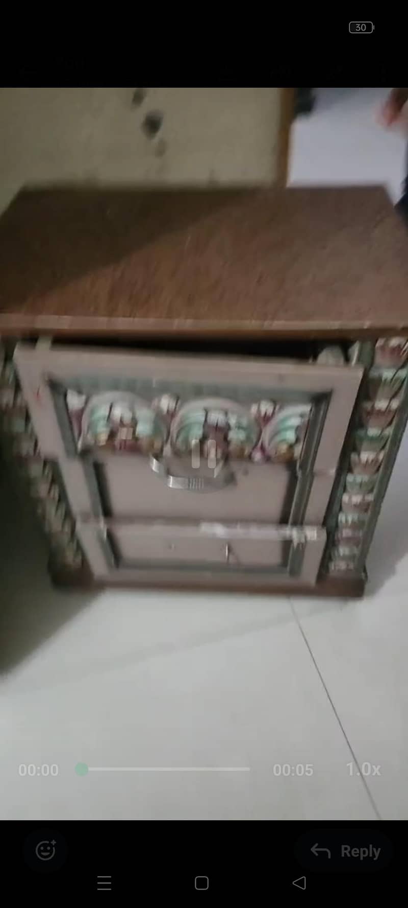 2 side tables 0