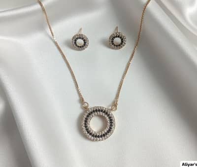 chain/locket/jewellery
