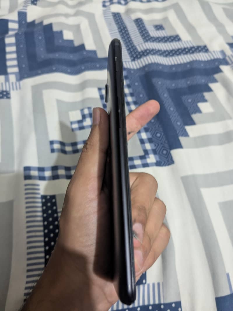 One Plus 5T 3