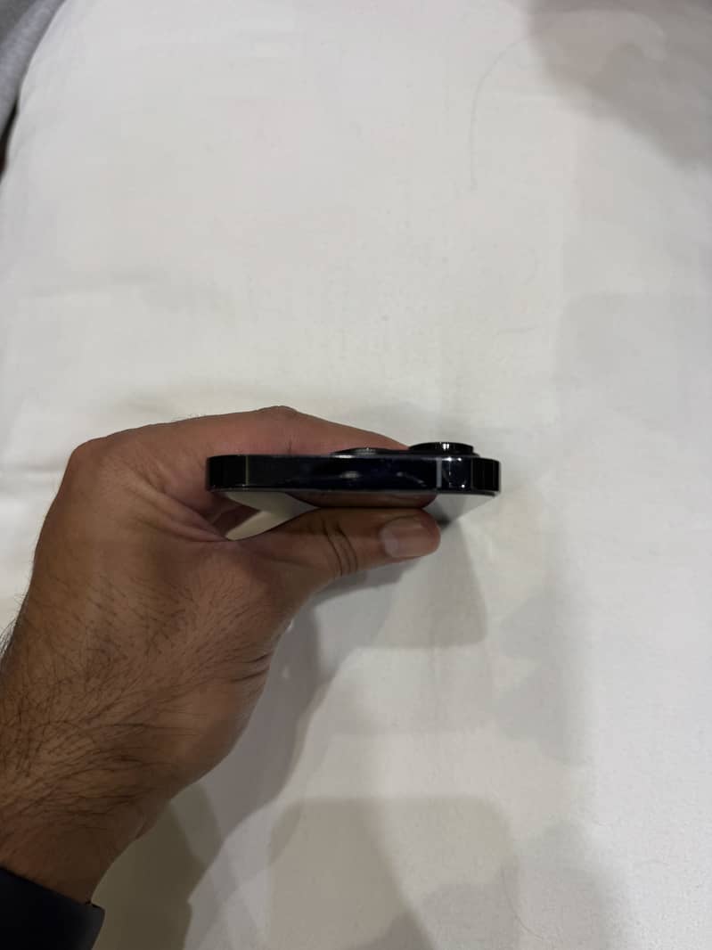iPhone 14 Pro 4