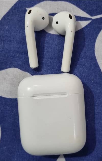 Original Apple AirPods (2nd Generation) – Used Condition.