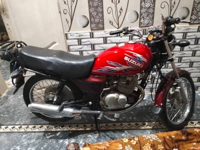 Suzuki GS 150 2017