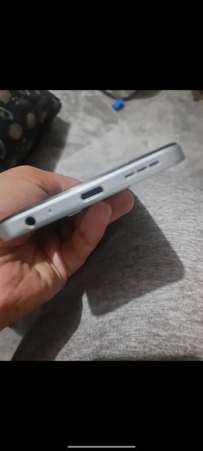 Tecno SPARK40