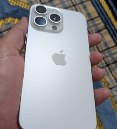 15 Pro Max White