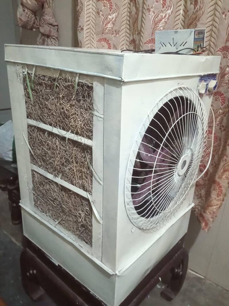 (12V)ایشیا کا روم کولر - بہت اچھی کنڈیشن میں 2