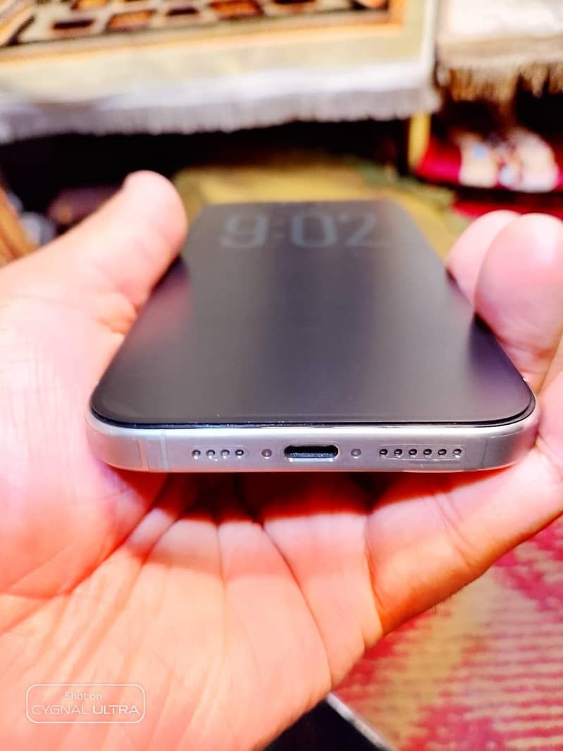 Iphone 15 pro max 4