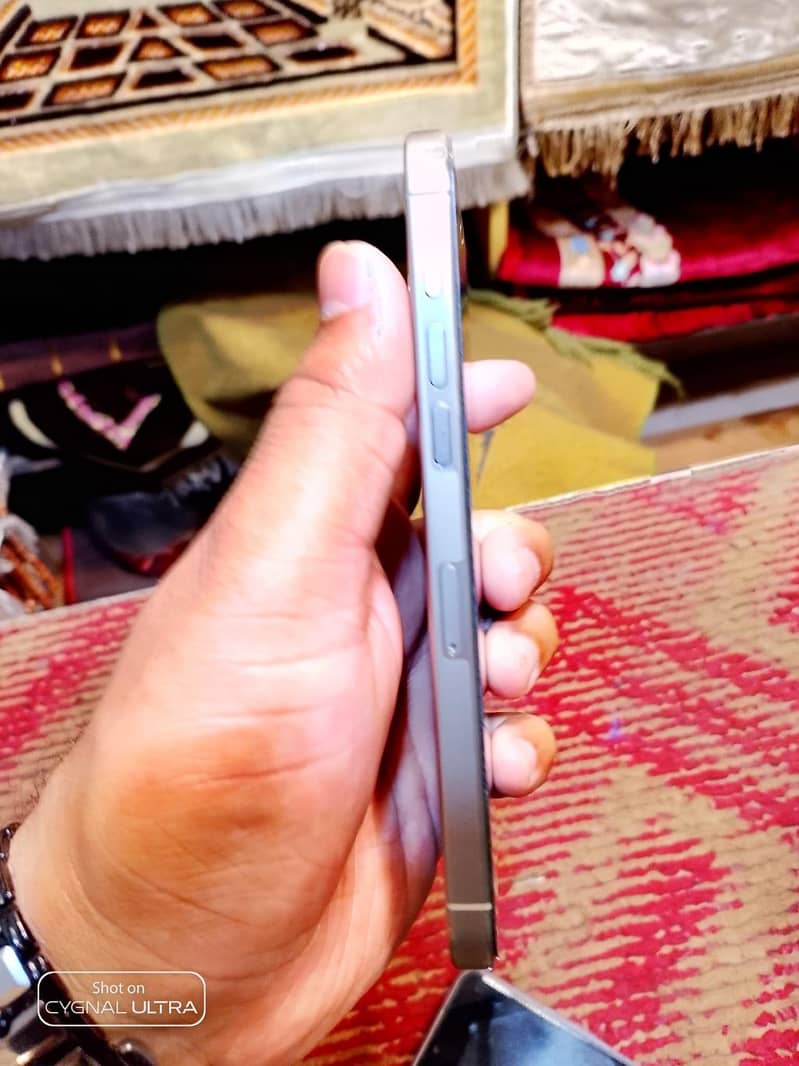 Iphone 15 pro max 6