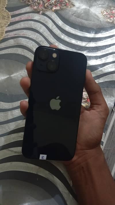 Apple iPhone 13