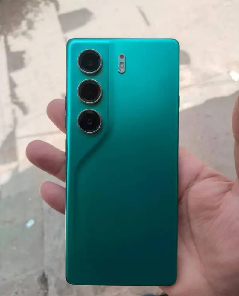 Tecno CAMON 40 0