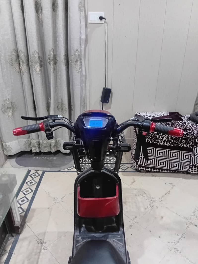 scooty 1