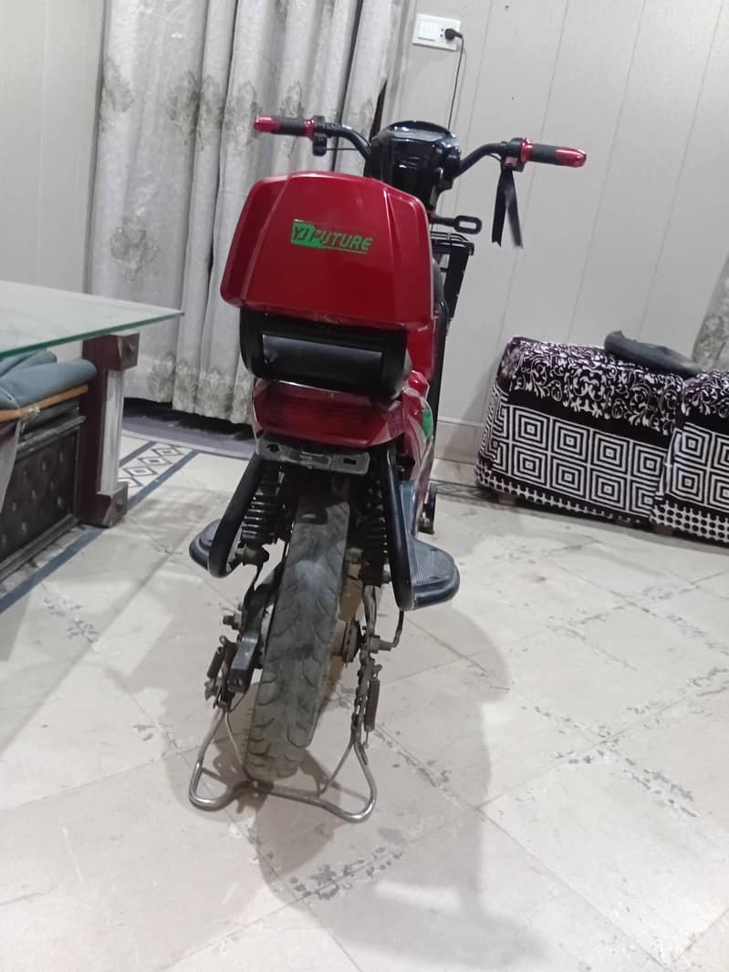 scooty 4