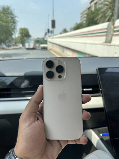 Apple iPhone 16 Pro jv