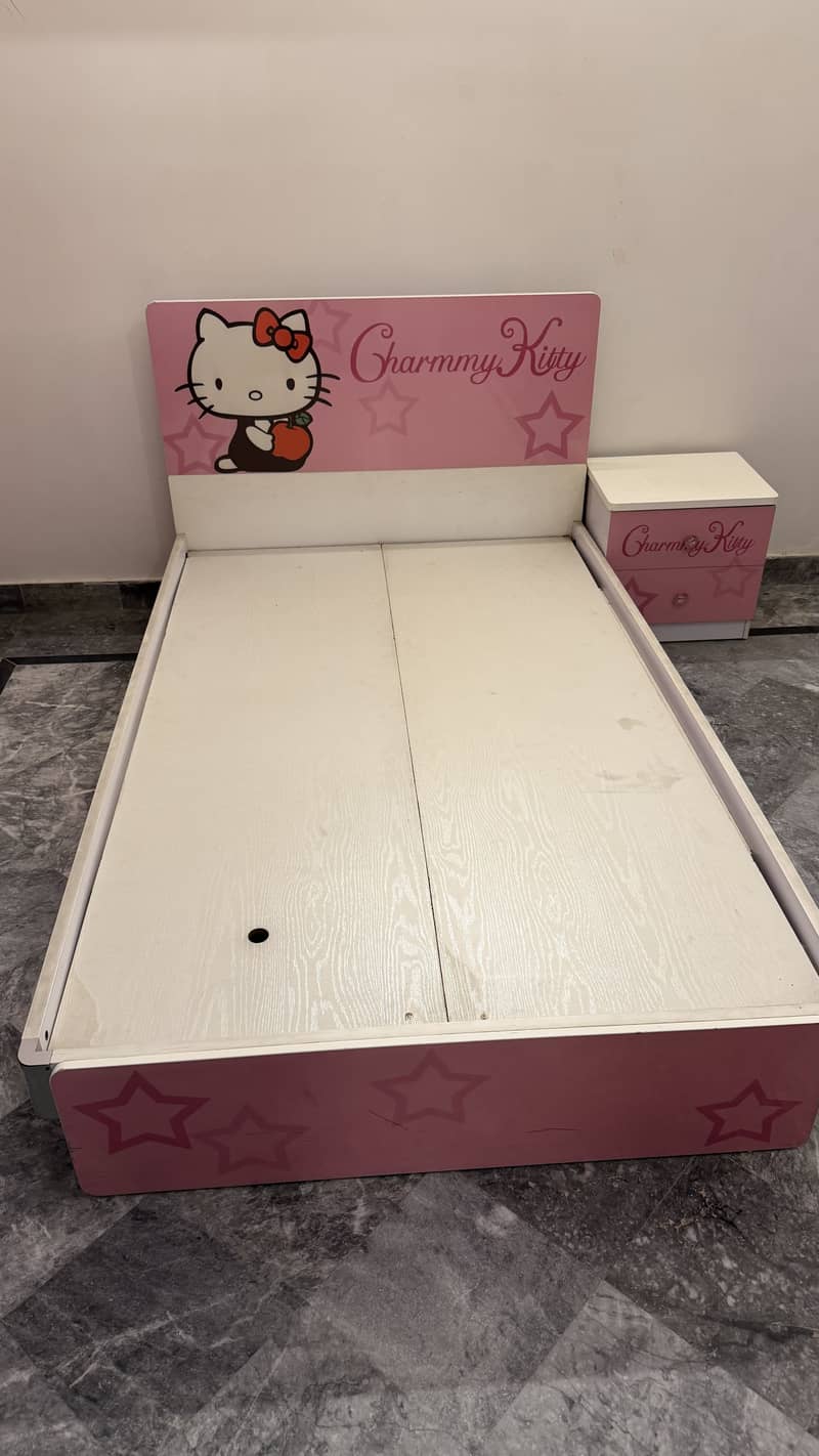 Hello kitty bed 0