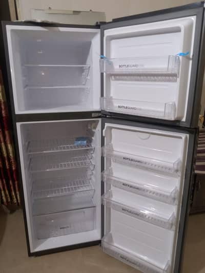 Haier refrigerator. hrf346ip