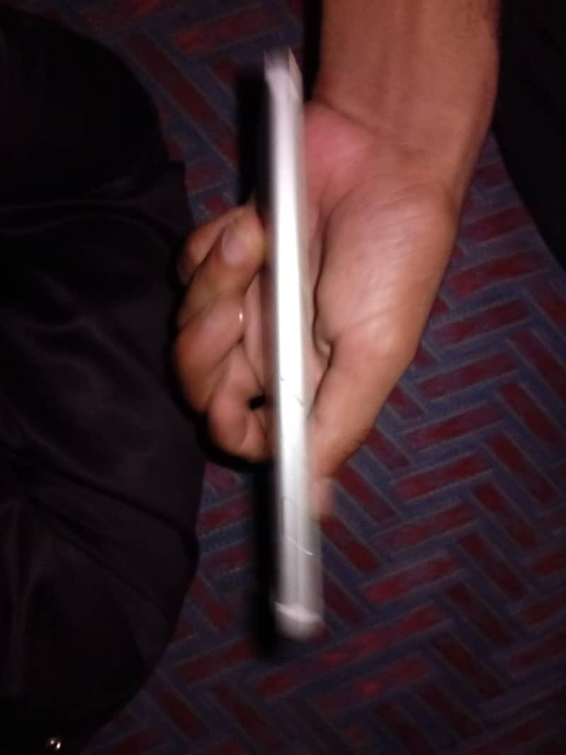 Apple iPhone 7 Plus 3