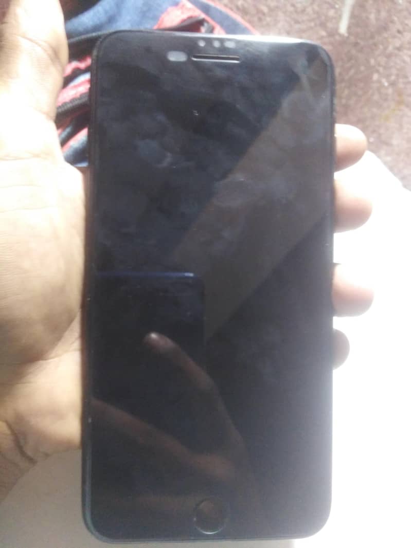 Apple iPhone 8 Plus 1