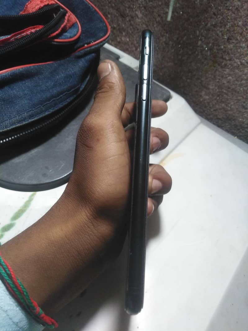 Apple iPhone 8 Plus 2