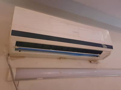 HAIER 1 TON Non-Inverter A. C Split - Best Performance - Slighty Used
