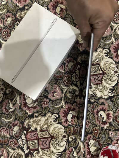 Ipad Mini 4 128gb with Box