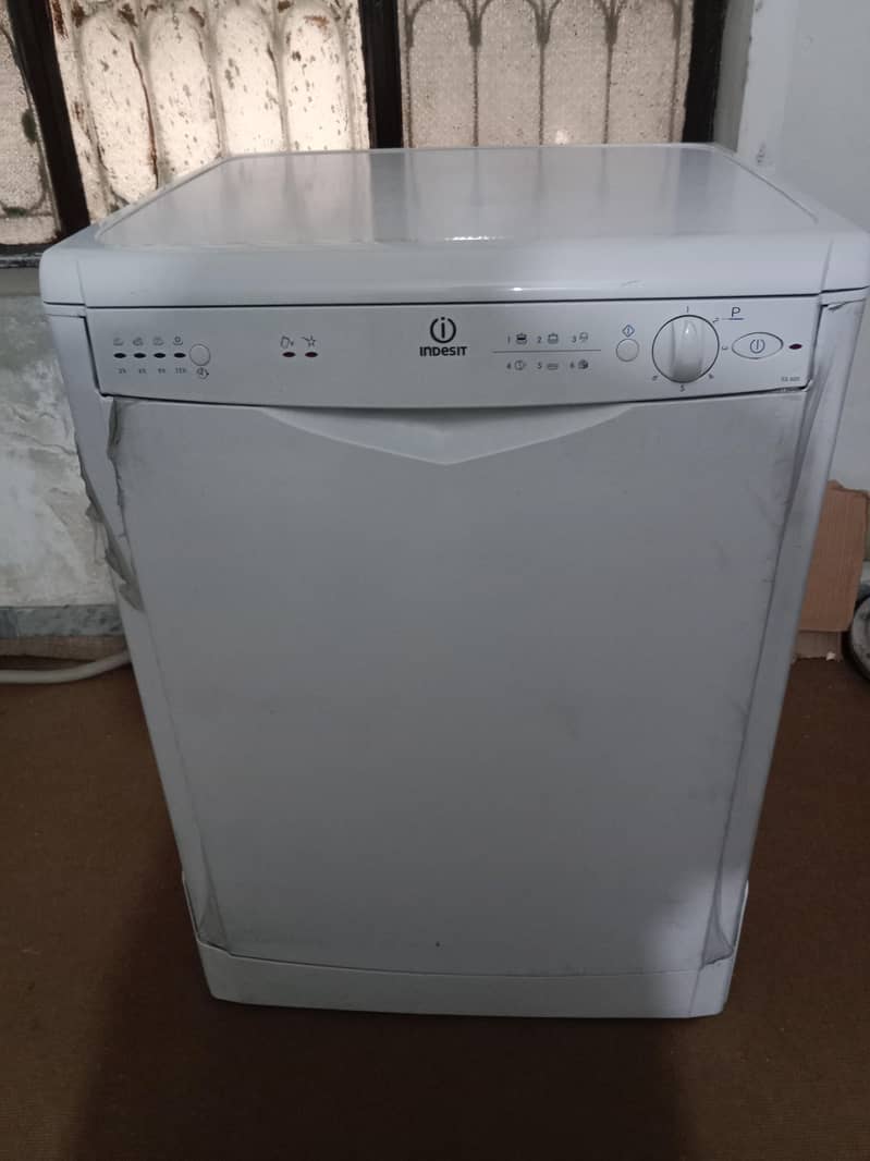 Dishwasher Indesit 0