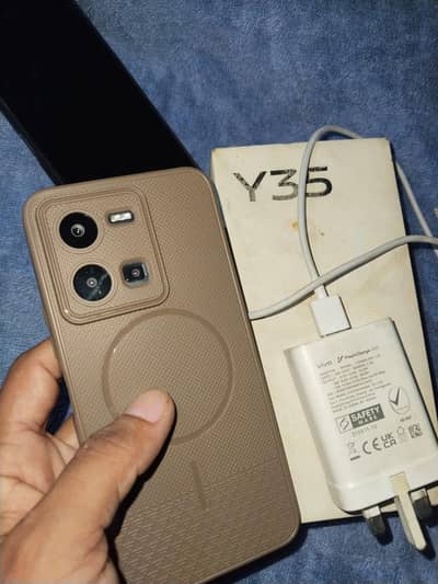 Vivo Y35. call whattsapp03285942073