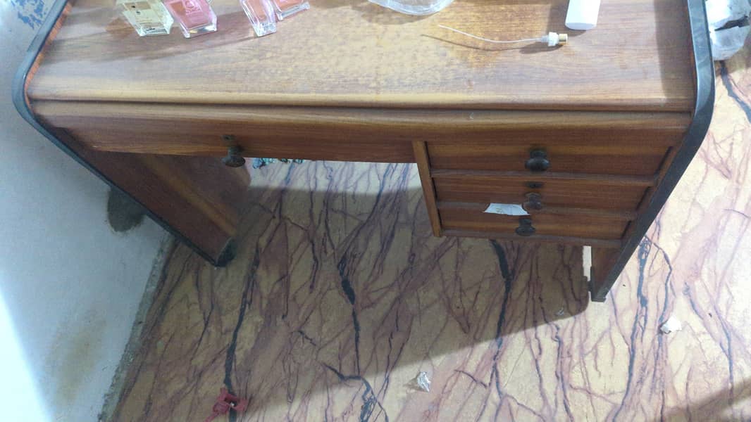 Mint condition table 1