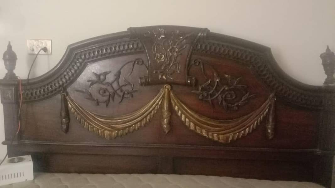 king bed good condition 0