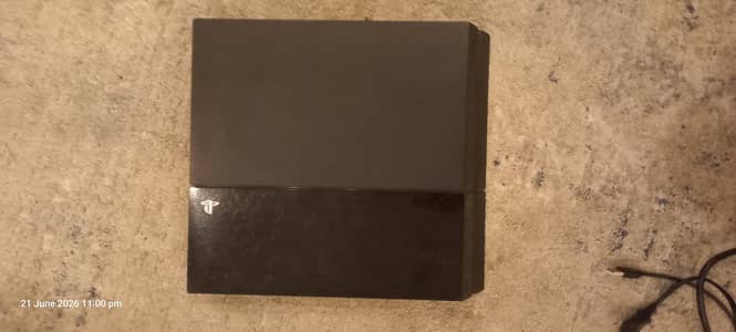 PlayStation 4 fat 1tb jailbreak golden hen 9.0 price is negotiable